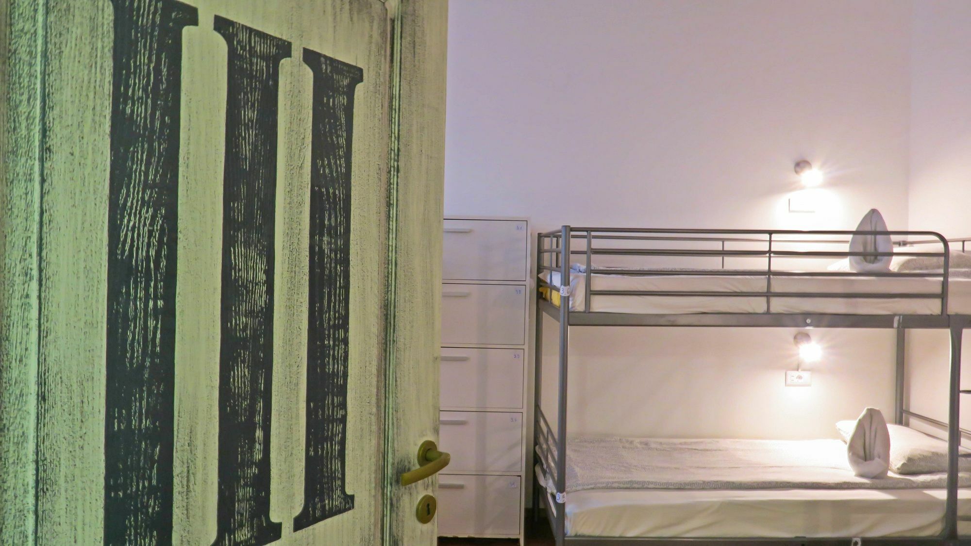 The Evil Clown Hostel บราชอฟ ภายนอก รูปภาพ